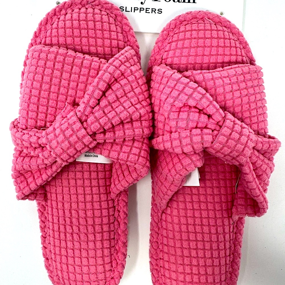 NEW Charter Club Cozy Pink Slippers Women’s Size 5-6 Brand New Retail $34